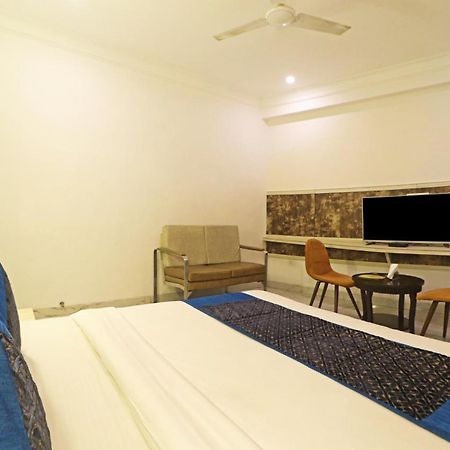 Hotel Almora Near Delhi Airport ニューデリー エクステリア 写真