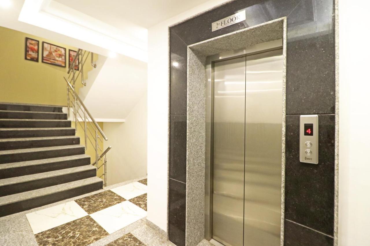 Hotel Almora Near Delhi Airport ニューデリー エクステリア 写真