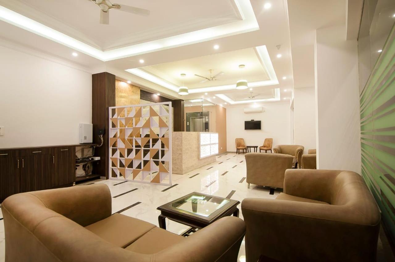Hotel Almora Near Delhi Airport ニューデリー エクステリア 写真