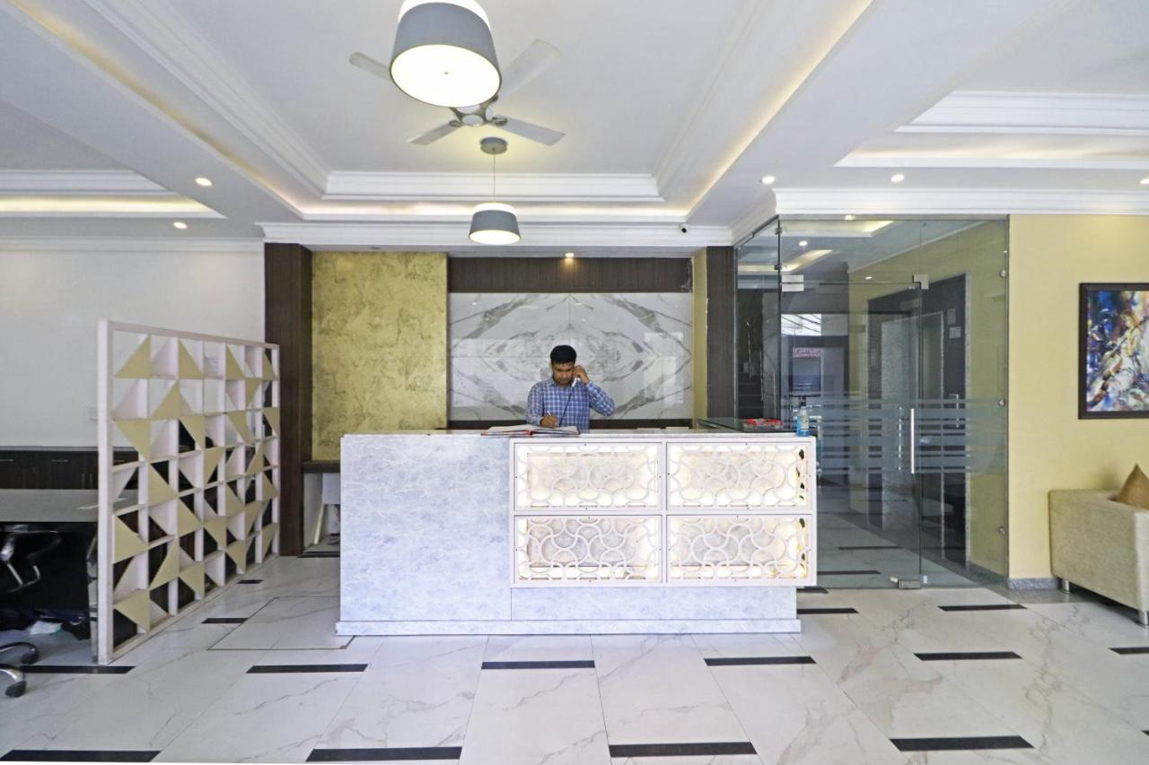 Hotel Almora Near Delhi Airport ニューデリー エクステリア 写真