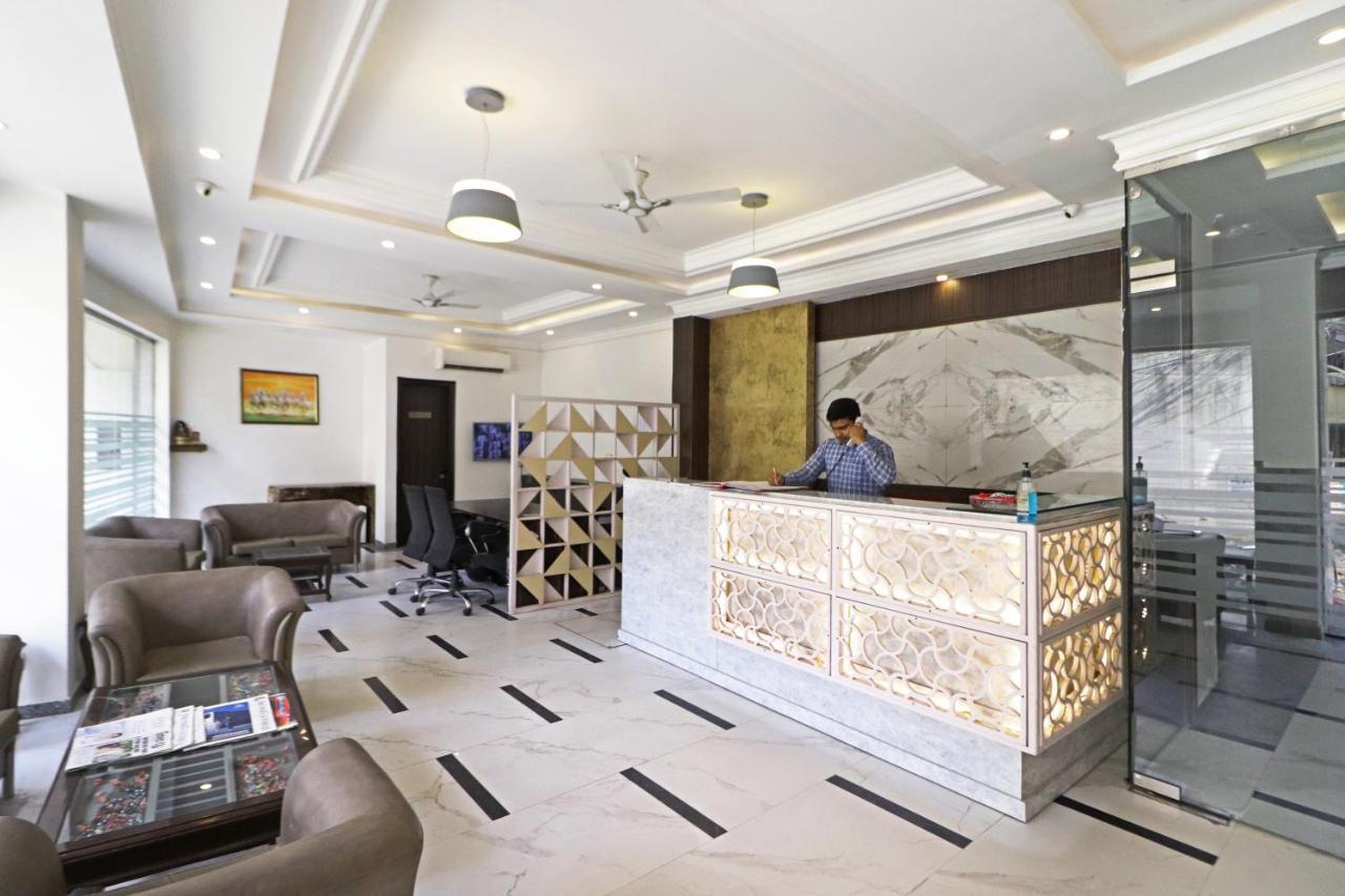 Hotel Almora Near Delhi Airport ニューデリー エクステリア 写真