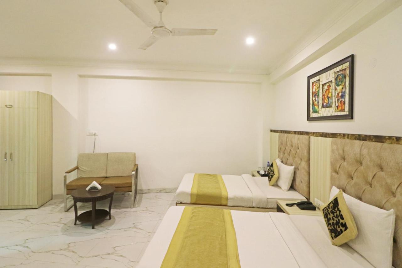 Hotel Almora Near Delhi Airport ニューデリー エクステリア 写真